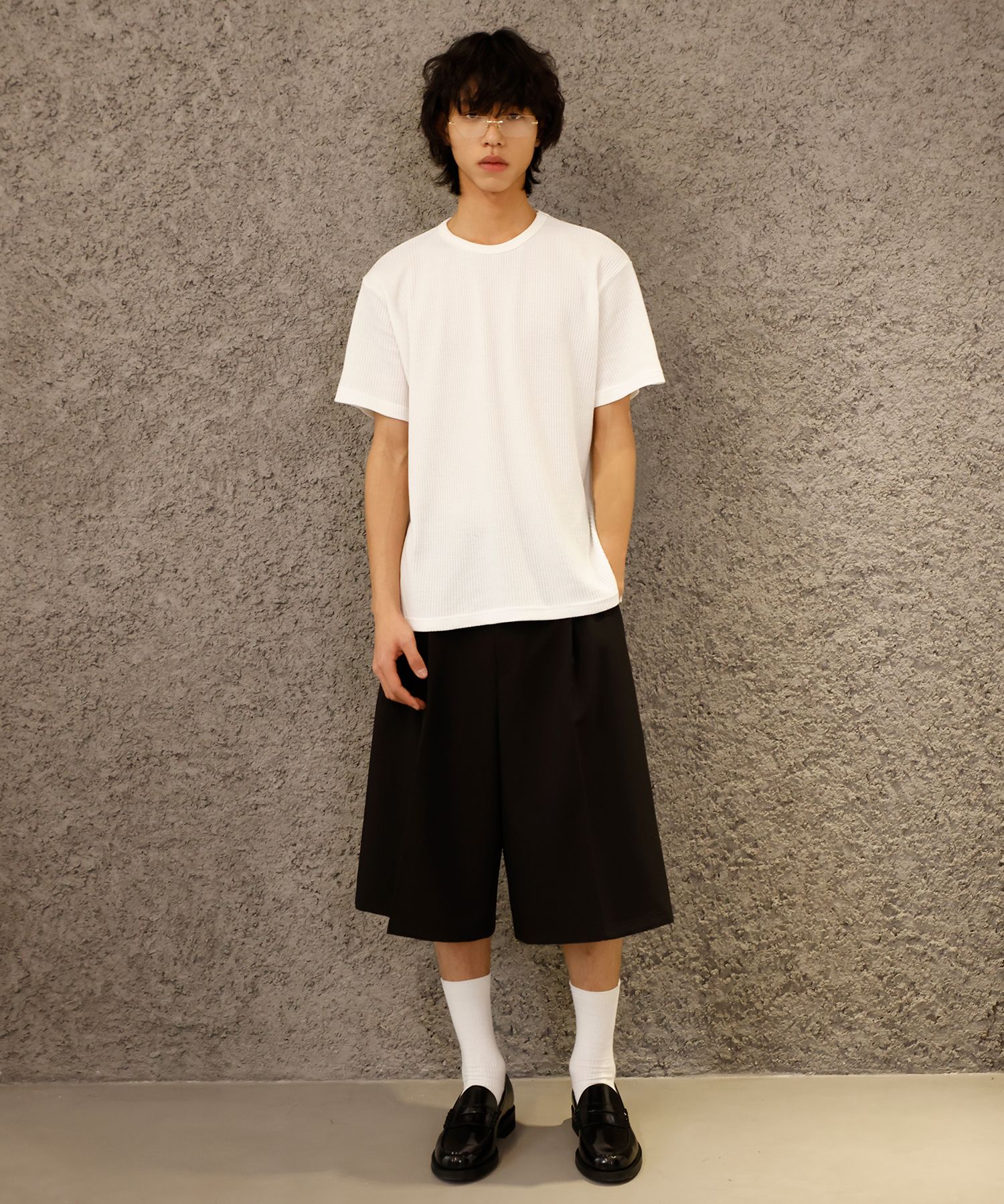 MUSINSA | SIGNATURE Super Wide Bermuda Pants [Black]