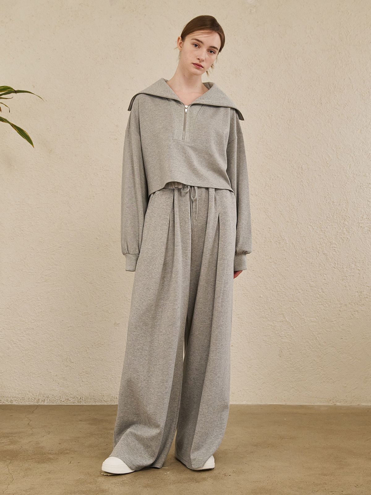 누브(NOUVE) Wide Collar Crop T-Shirts - M. Gray