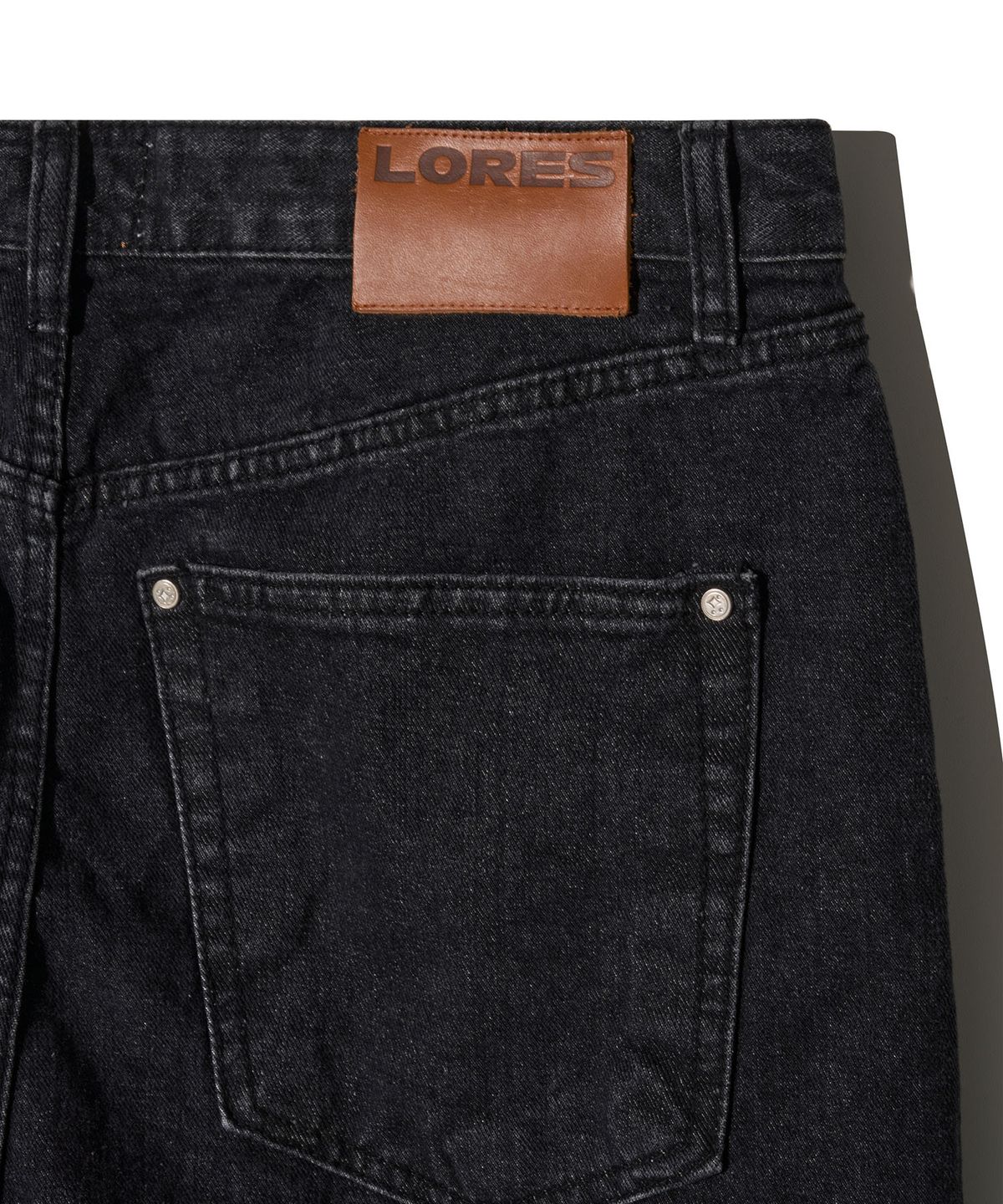 로어즈(LORES) Wide Tuck Denim Pants - Black