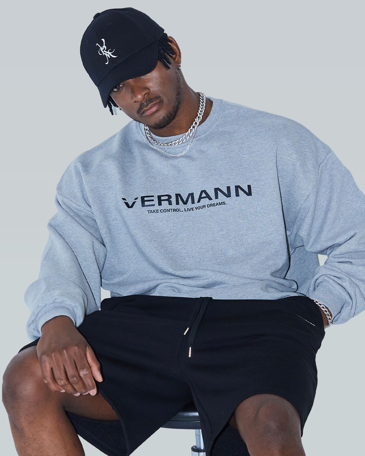 베르만 어패럴(VERMANN APPAREL) 컨트롤 로고 벌룬핏 맨투맨