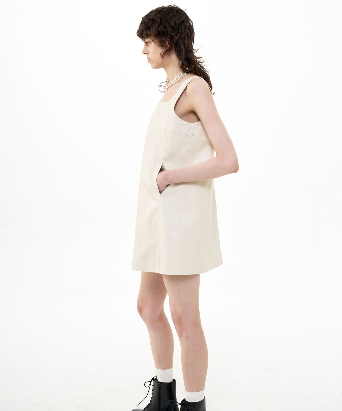비콰이엇(B QUIET) A-LINED FAUX LEATHER MINI DRESS_IVORY