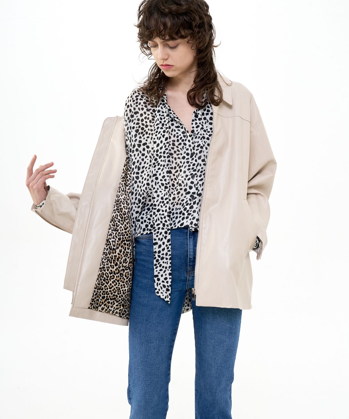 비콰이엇(B QUIET) OVERSIZED FAUX LEATHER JACKET_BEIGE