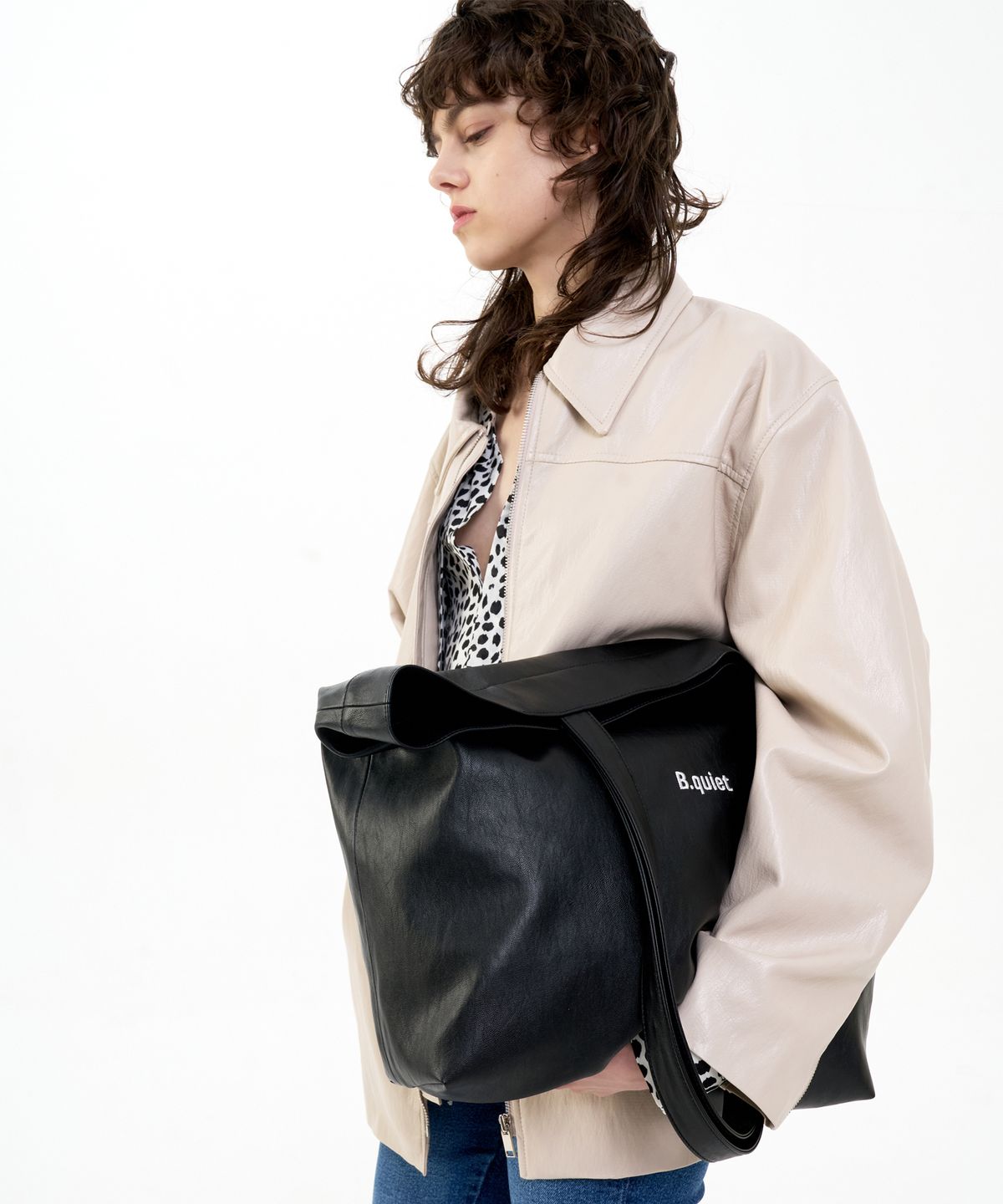 비콰이엇(B QUIET) OVERSIZED FAUX LEATHER JACKET_BEIGE