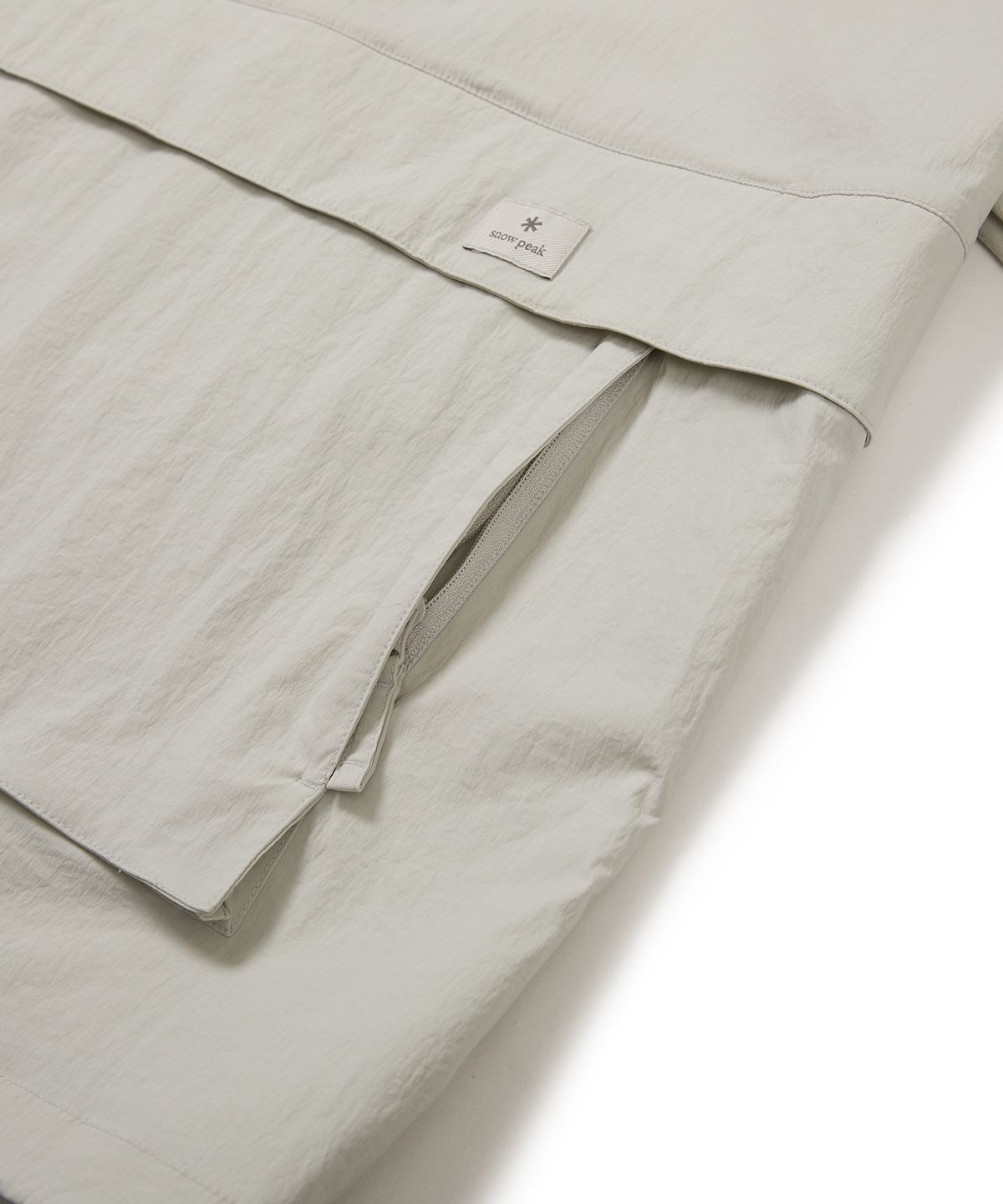 스노우피크 어패럴(SNOWPEAK APPAREL) 루트 후드 반팔 아노락 Light Beige (S24MURAN65)