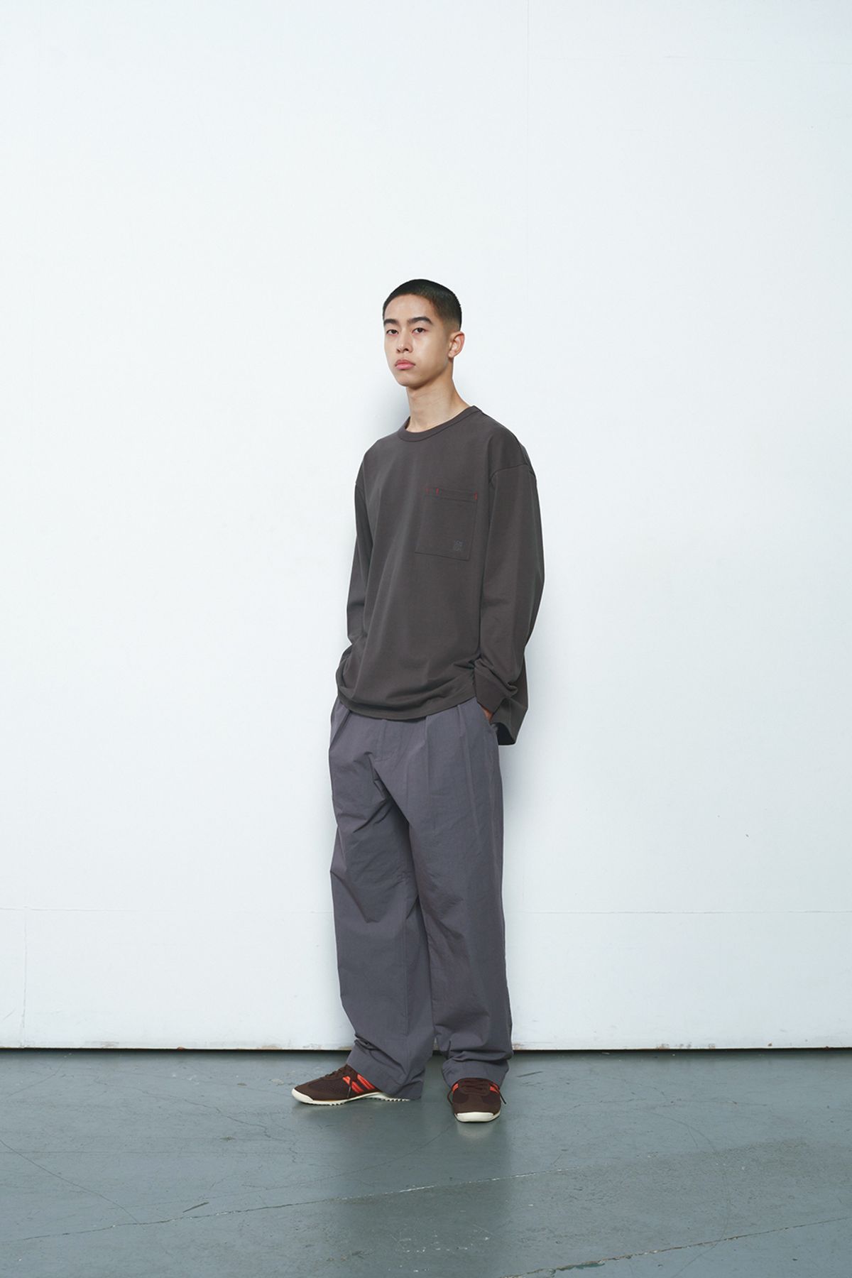 홀리선(HORLISUN) Lawrence Long Sleeve T-shirt Charcoal