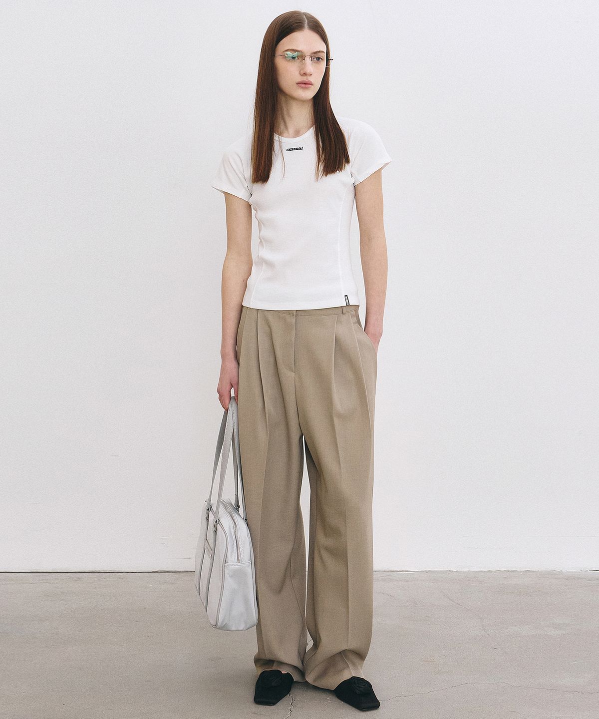 닉앤니콜(NICK&NICOLE) NICOLE SLIM LINE HALF TOP_IVORY