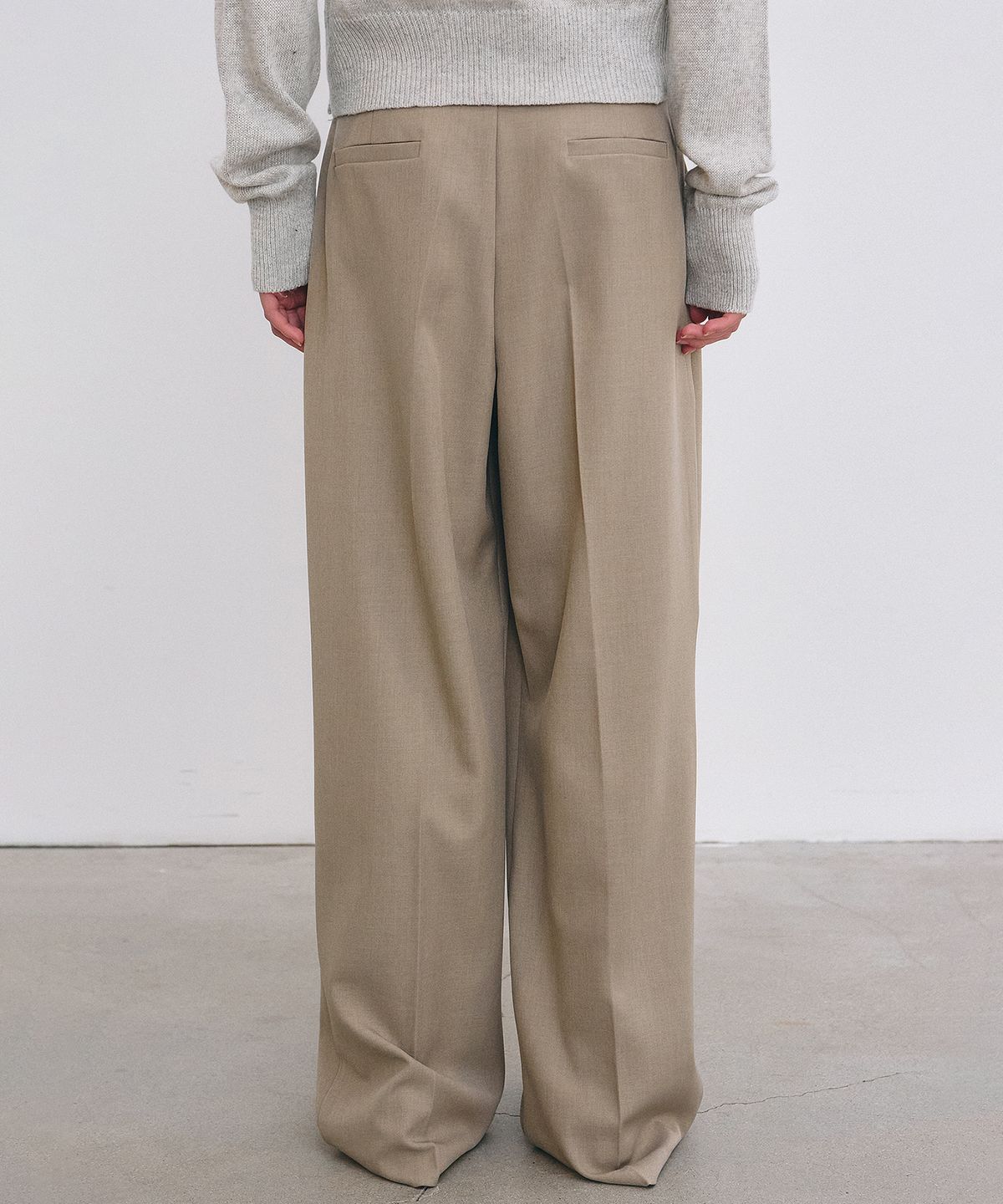 닉앤니콜(NICK&NICOLE) MINIMAL CLASSIC LOOSE FIT SLACKS_BEIGE