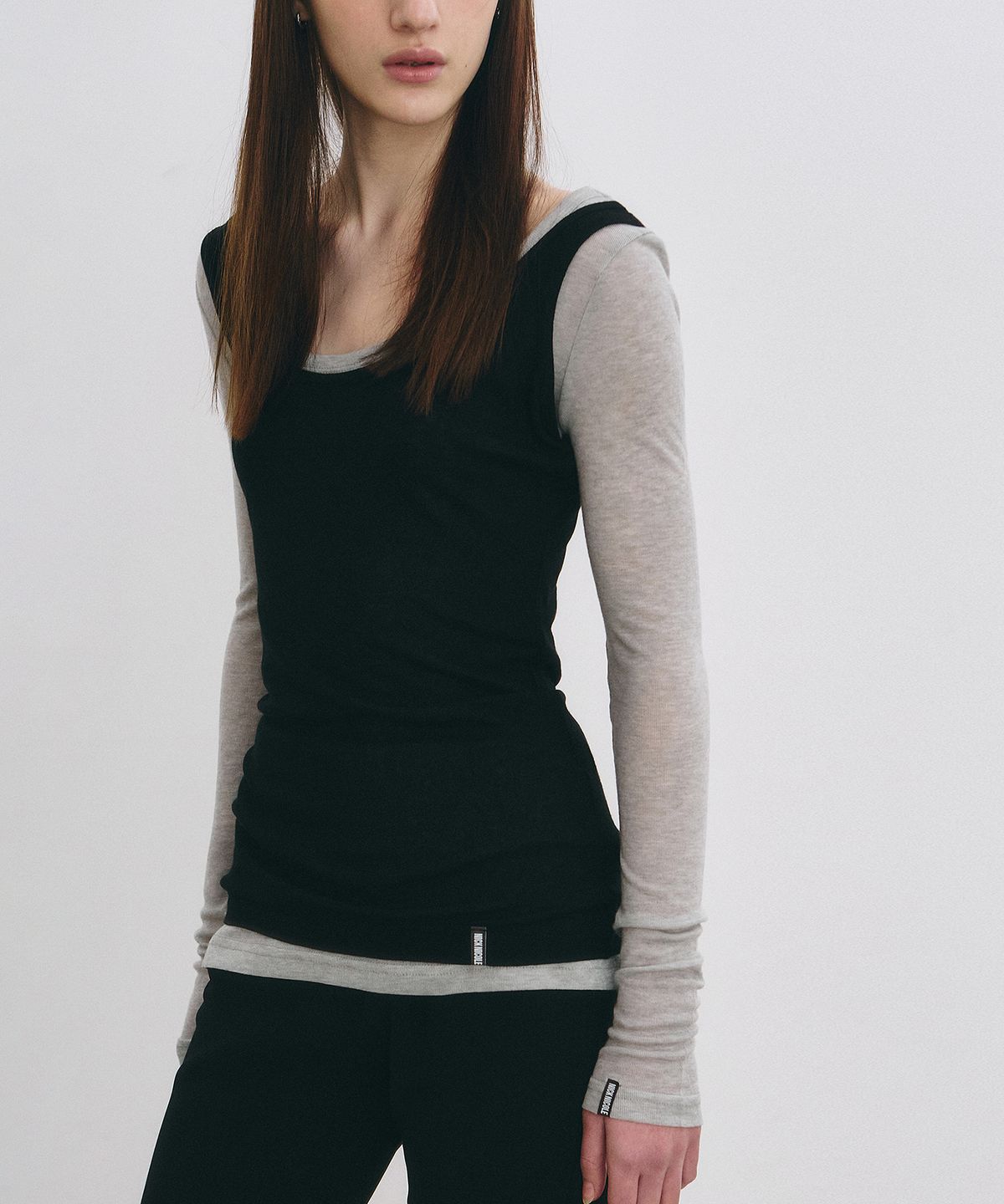 닉앤니콜(NICK&NICOLE) NICOLE MINIMAL LABEL SCOOP LS TOP_GRAY