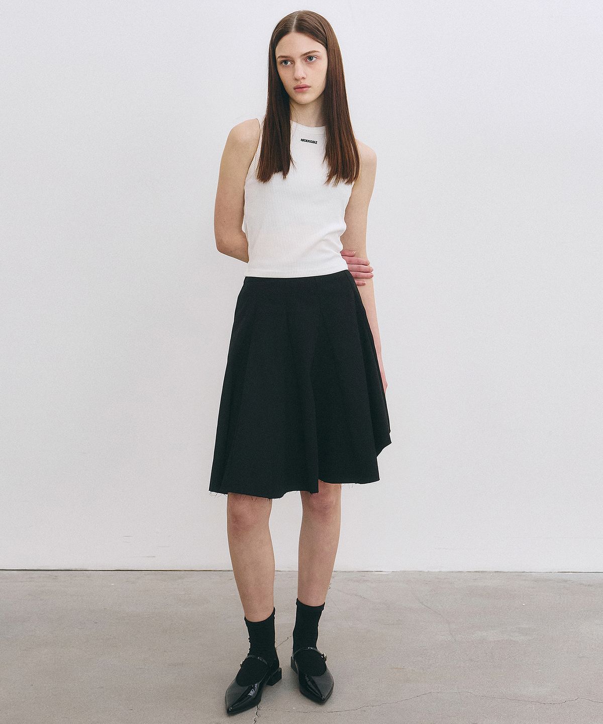 닉앤니콜(NICK&NICOLE) MINIMAL CROP SLEEVELESS TOP_IVORY