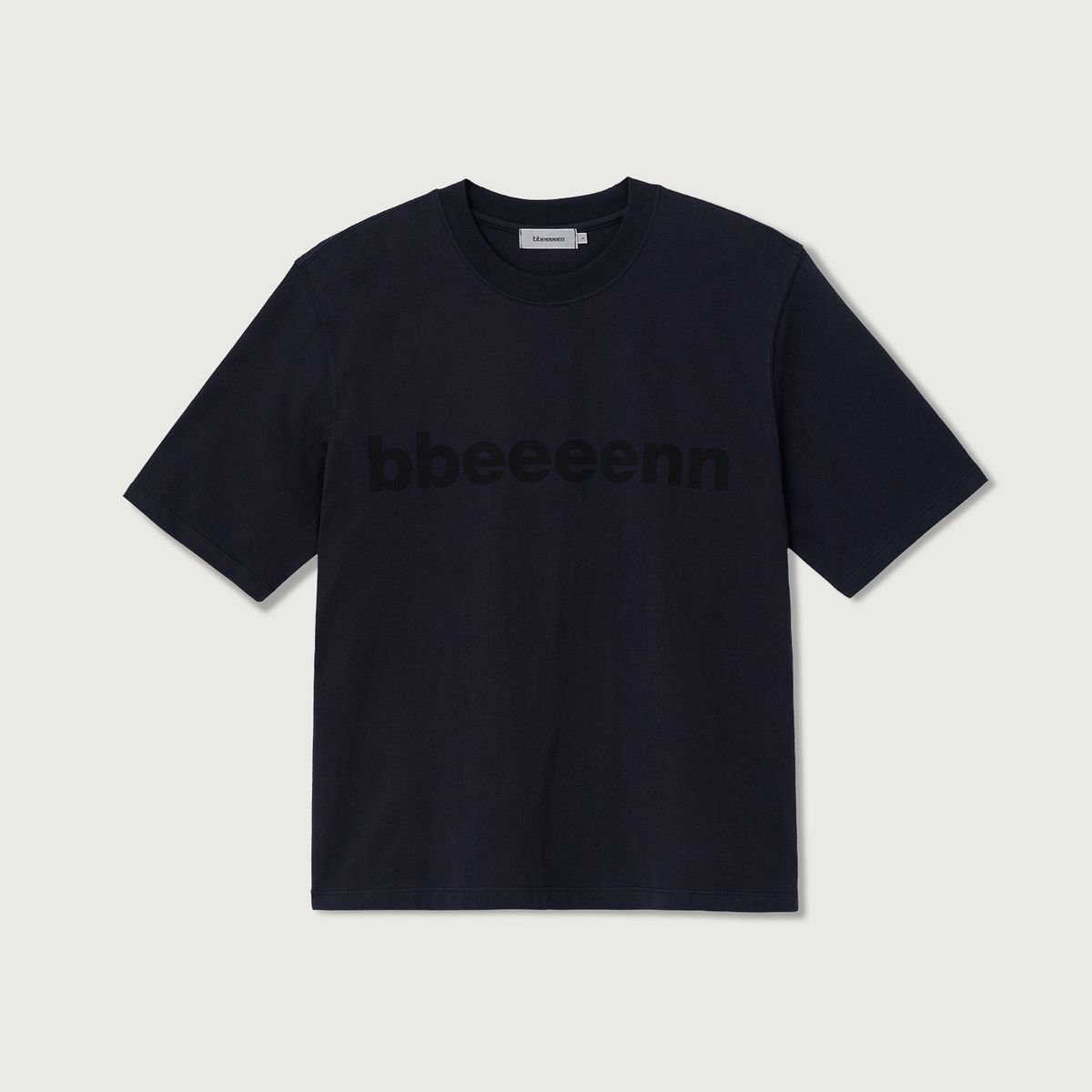 벤(BBEEEENN) MENS)볼드 로고 티셔츠_네이비