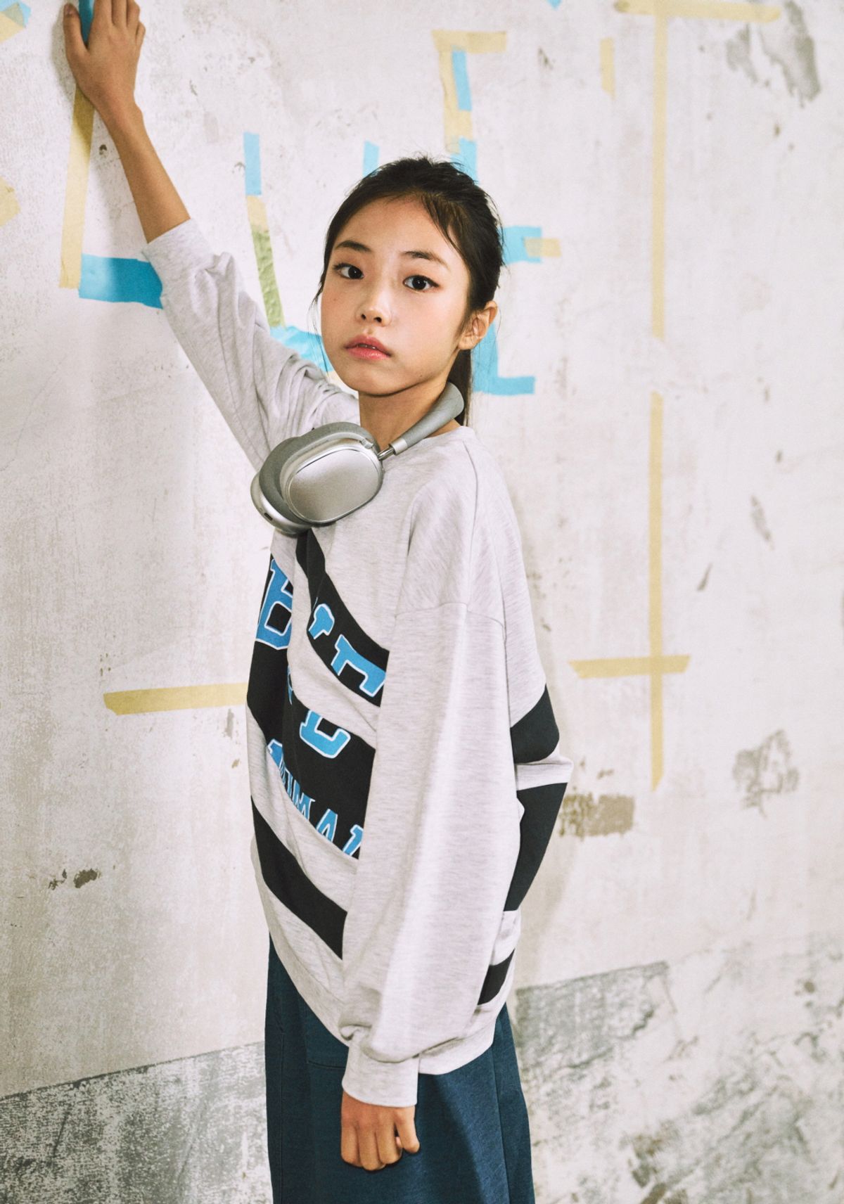 블루테일(BLUETAIL) 언발란스 멜란지 그레이 맨투맨
