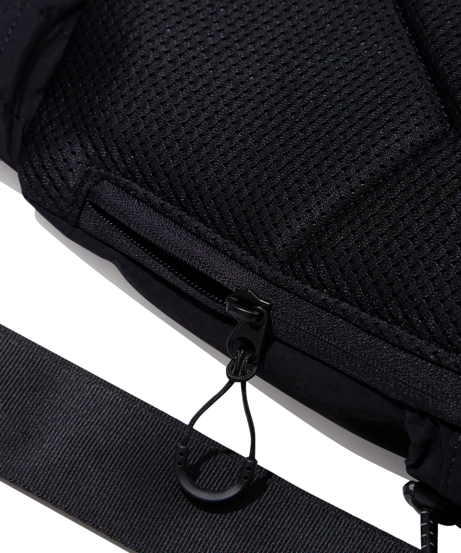 MUSINSA | COVERNAT City Hiker Sling Bag L Black