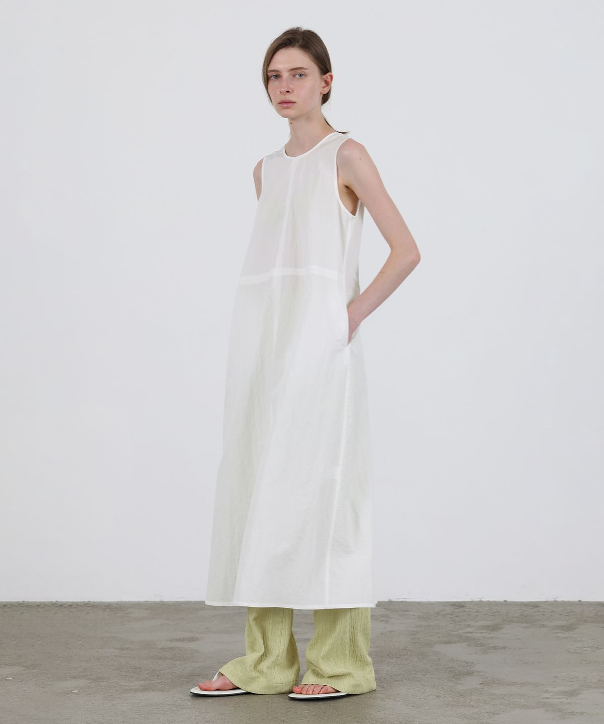 르바(LEVAR) Ribbon Tie Layered Dress - White