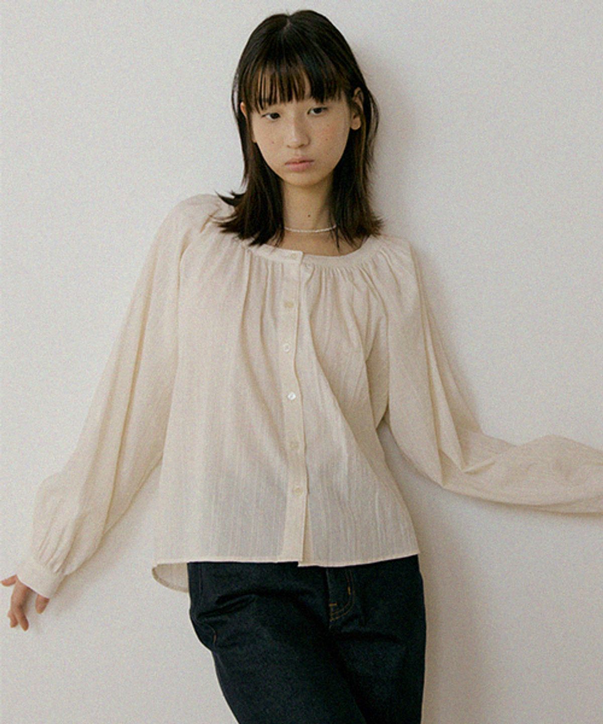 링서울(LINGSEOUL) stripe shirring volume blouse-cream