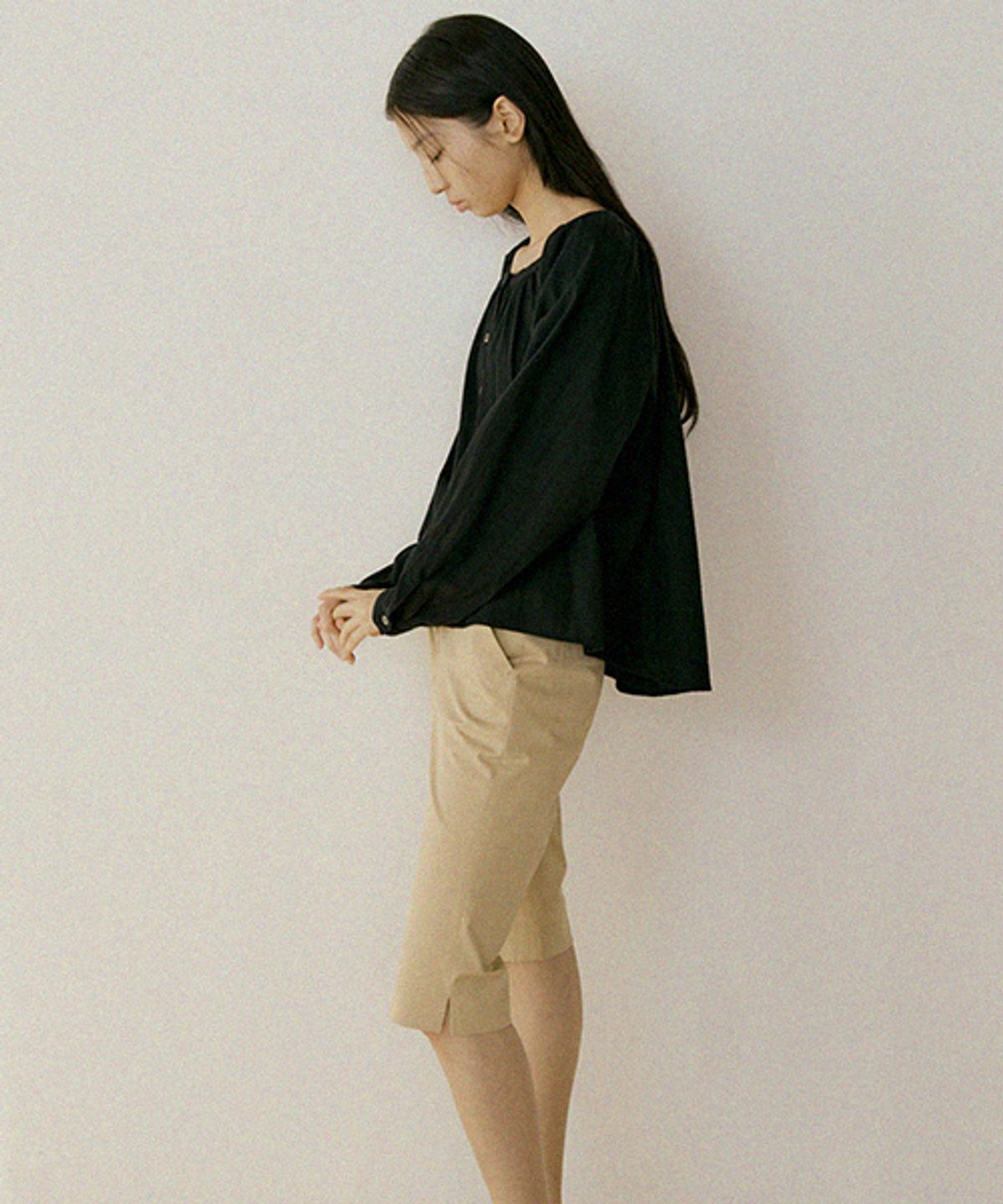 링서울(LINGSEOUL) stripe shirring volume blouse-black