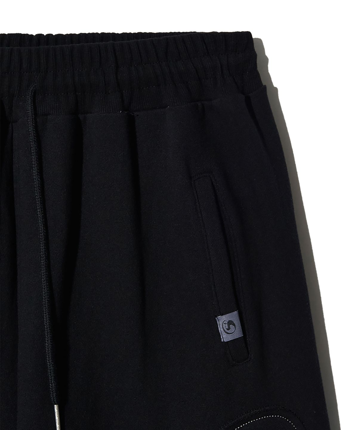 피스메이커(PIECE MAKER) TS LOGO APPLIQUE SWEAT PANTS (BLACK)