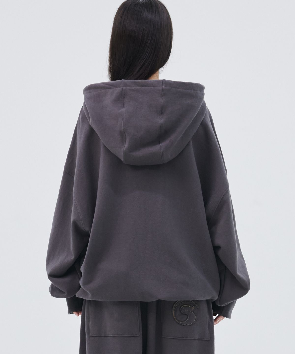 피스메이커(PIECE MAKER) TS LOGO HOODIE (CHARCOAL)
