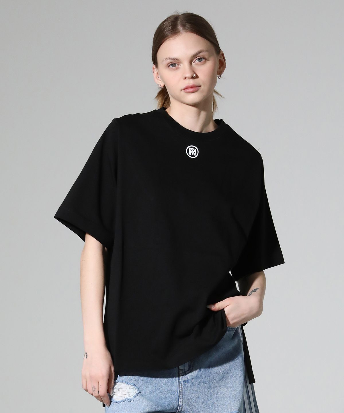 림닉(REEMNIK) 로고 베어 티셔츠 (Black)