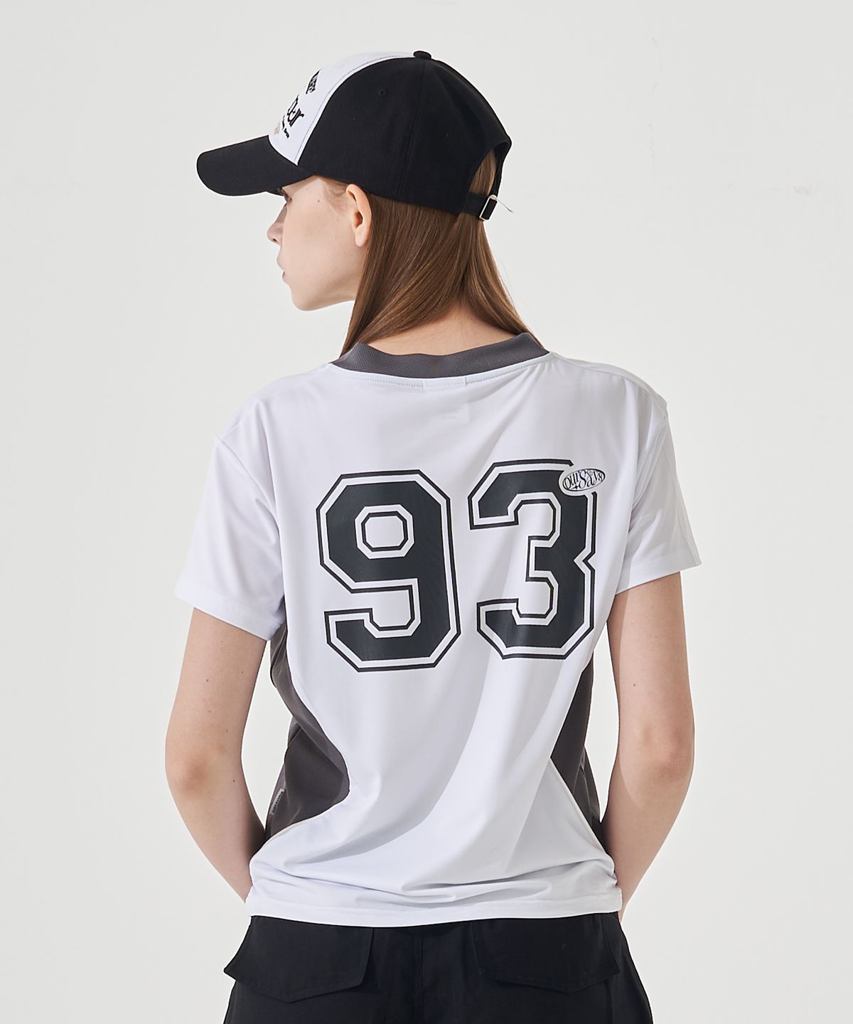 아워세이아워(OURSAYSOUR) 스포티 절개 배색 파이핑 반팔티셔츠 화이트/챠콜