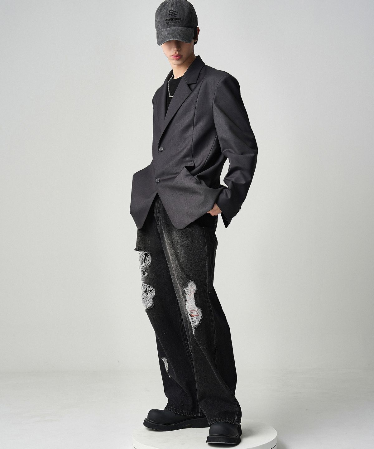 어반드레스(AVANDRESS) Brush Destroyed Denim Pants BLUE