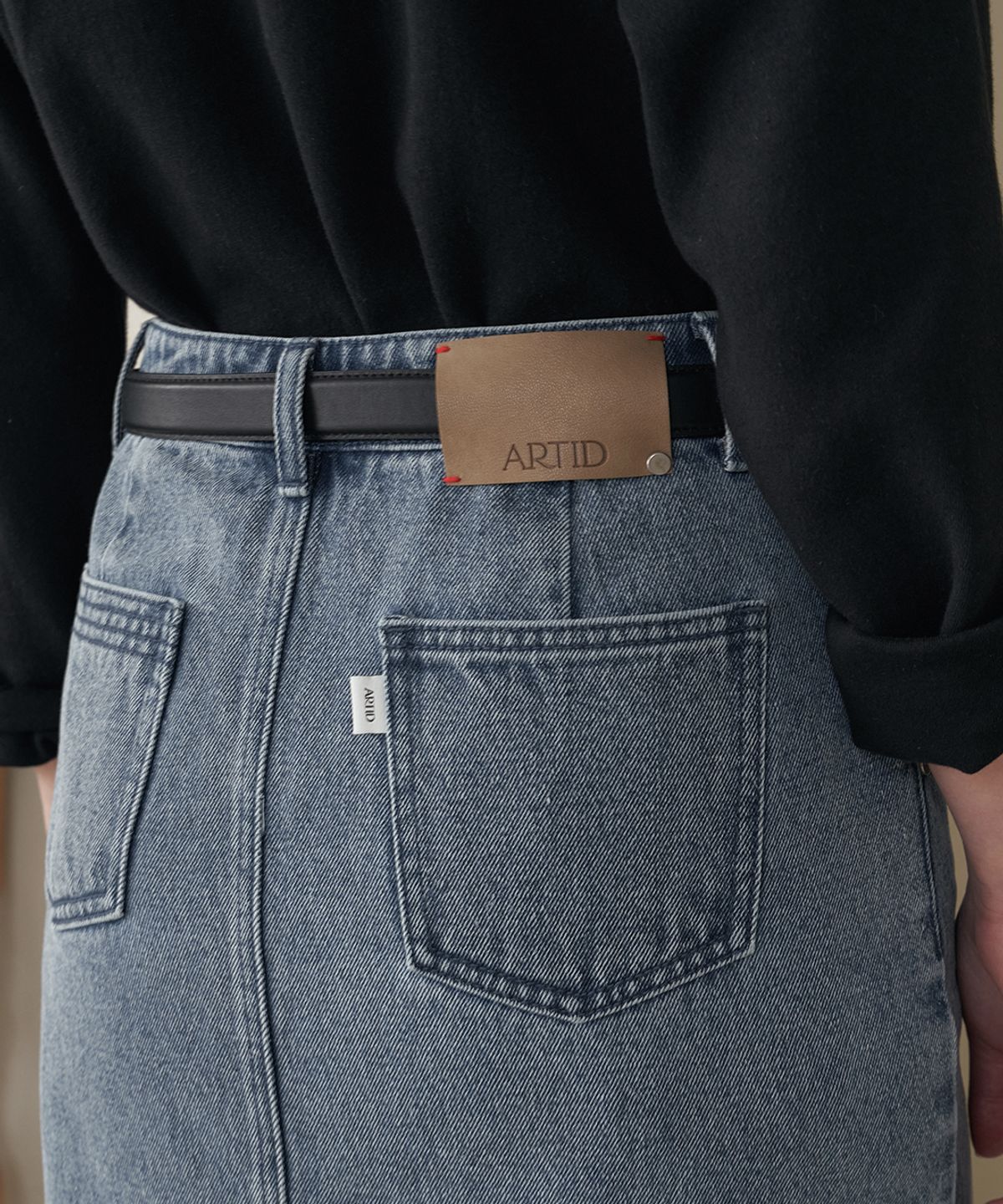아티드(ARTID) 라인 포인트 데님 롱 스커트_INDIGO