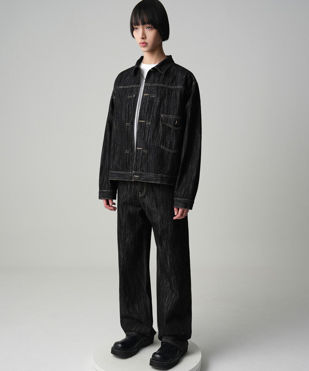 어반드레스(AVANDRESS) Normal Backpocket Nonfade Denim Jacket BLACK