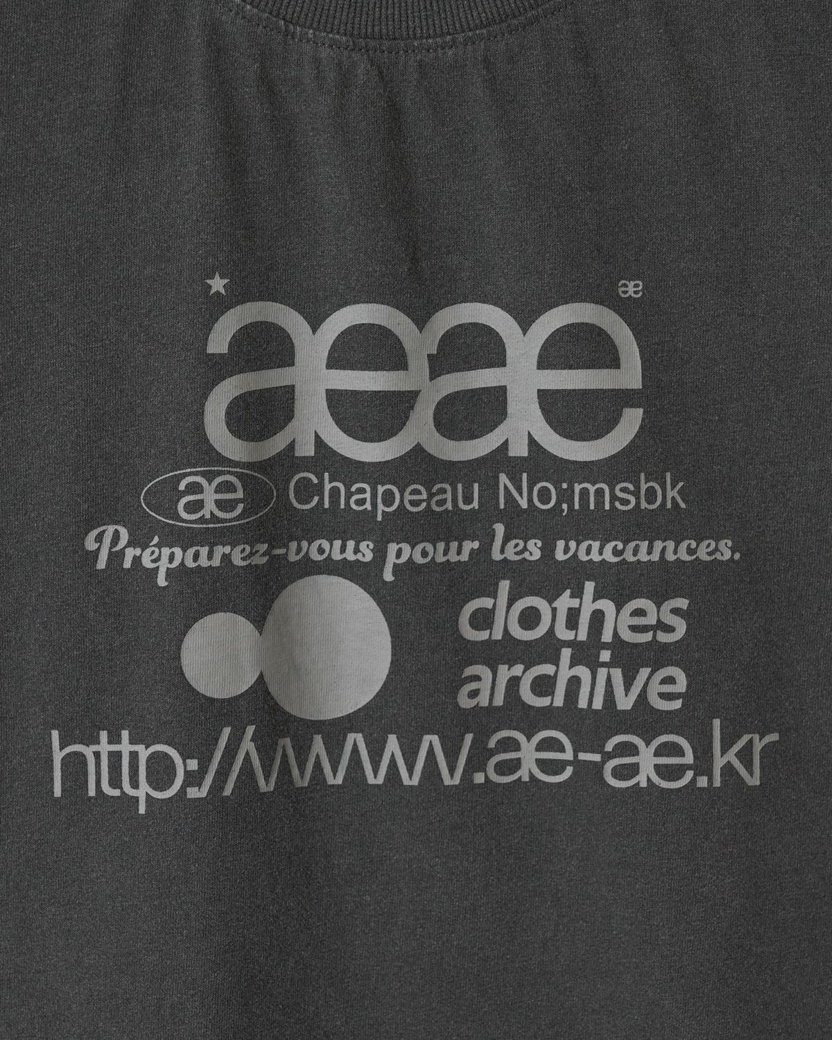 에이이에이이(AEAE) WEB LOGO CROP T-SHIRTS [PIGMENT BLACK]