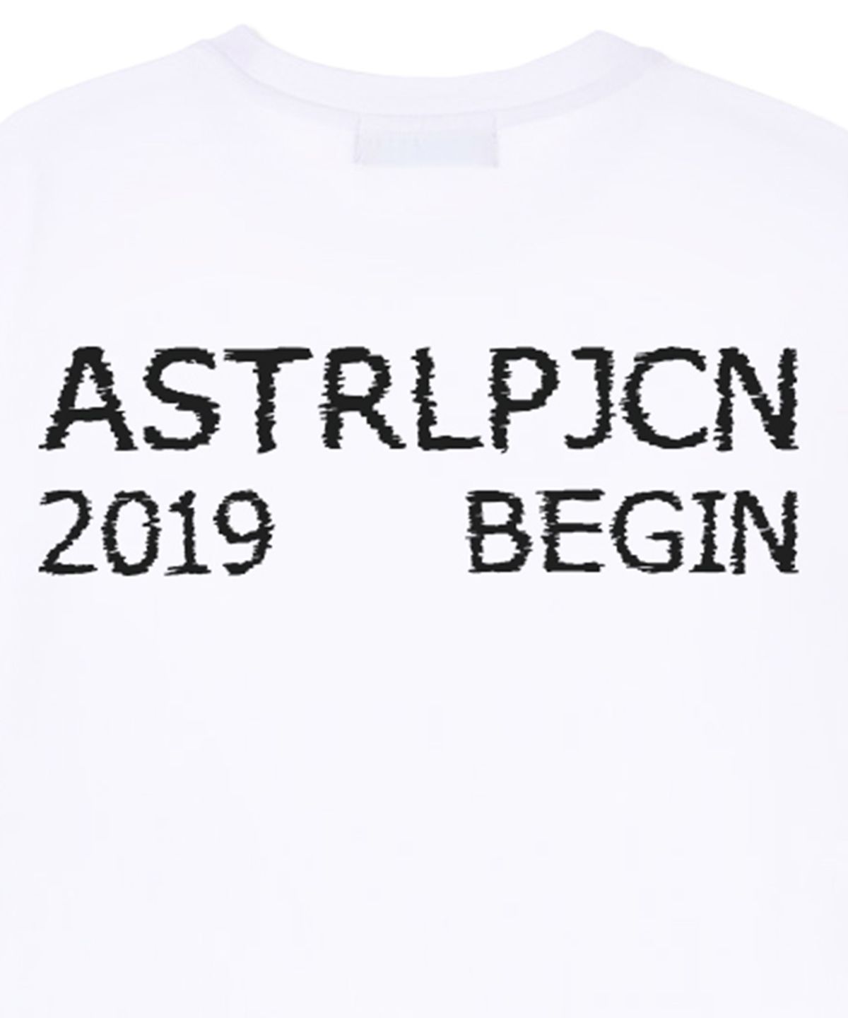 아스트랄 프로젝션(ASTRAL PROJECTION) 에이피 스튜디오 비긴 수피마 코튼 라운드 넥 반팔 티셔츠_화이트