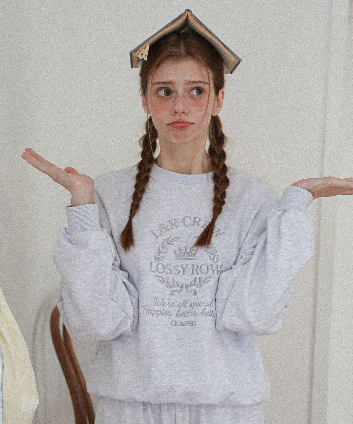 로시로우(LOSSYROW) L&R CREW Logo sweatshirt  White Merange