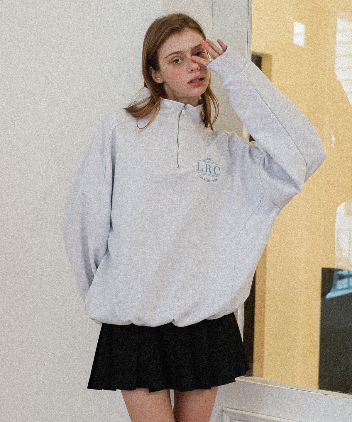 로시로우(LOSSYROW) L.R.C Half zip-up sweatshirt White Merange