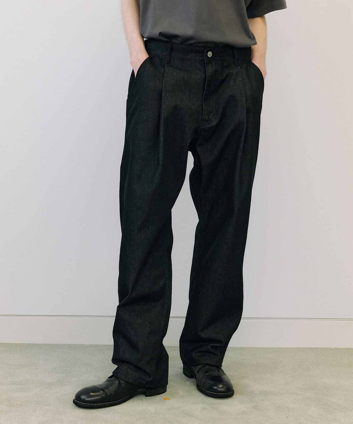 엔도어(ENDOOR) deep tuck washed denim pants (black)