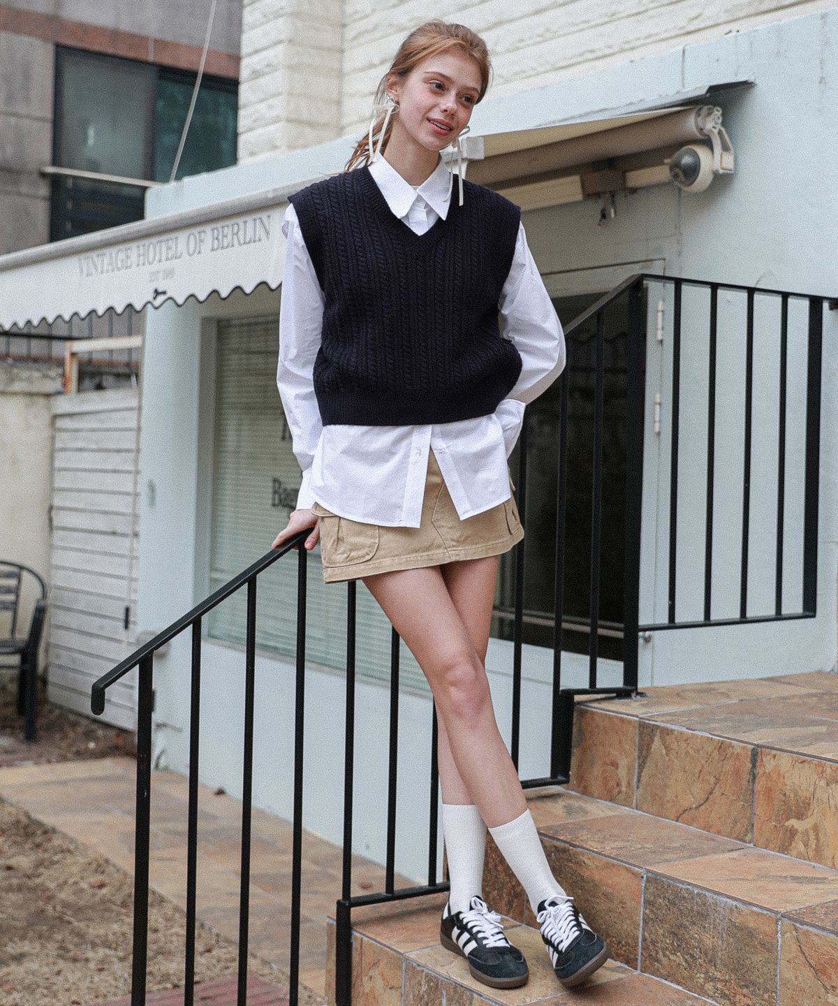 로시로우(LOSSYROW) Minimal Cable Vest Navy