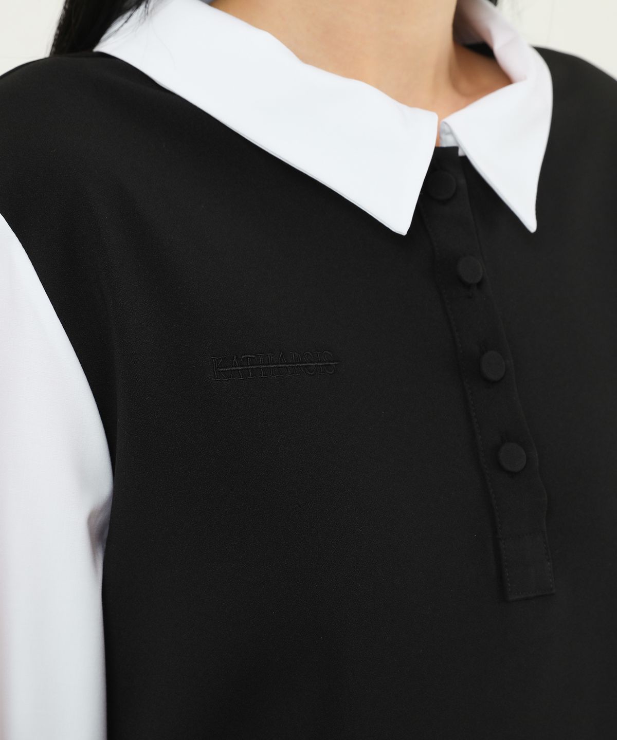 카타르시스(KATHARSIS) 배색 코르셋 카라 원피스 블랙 ONE SIZE