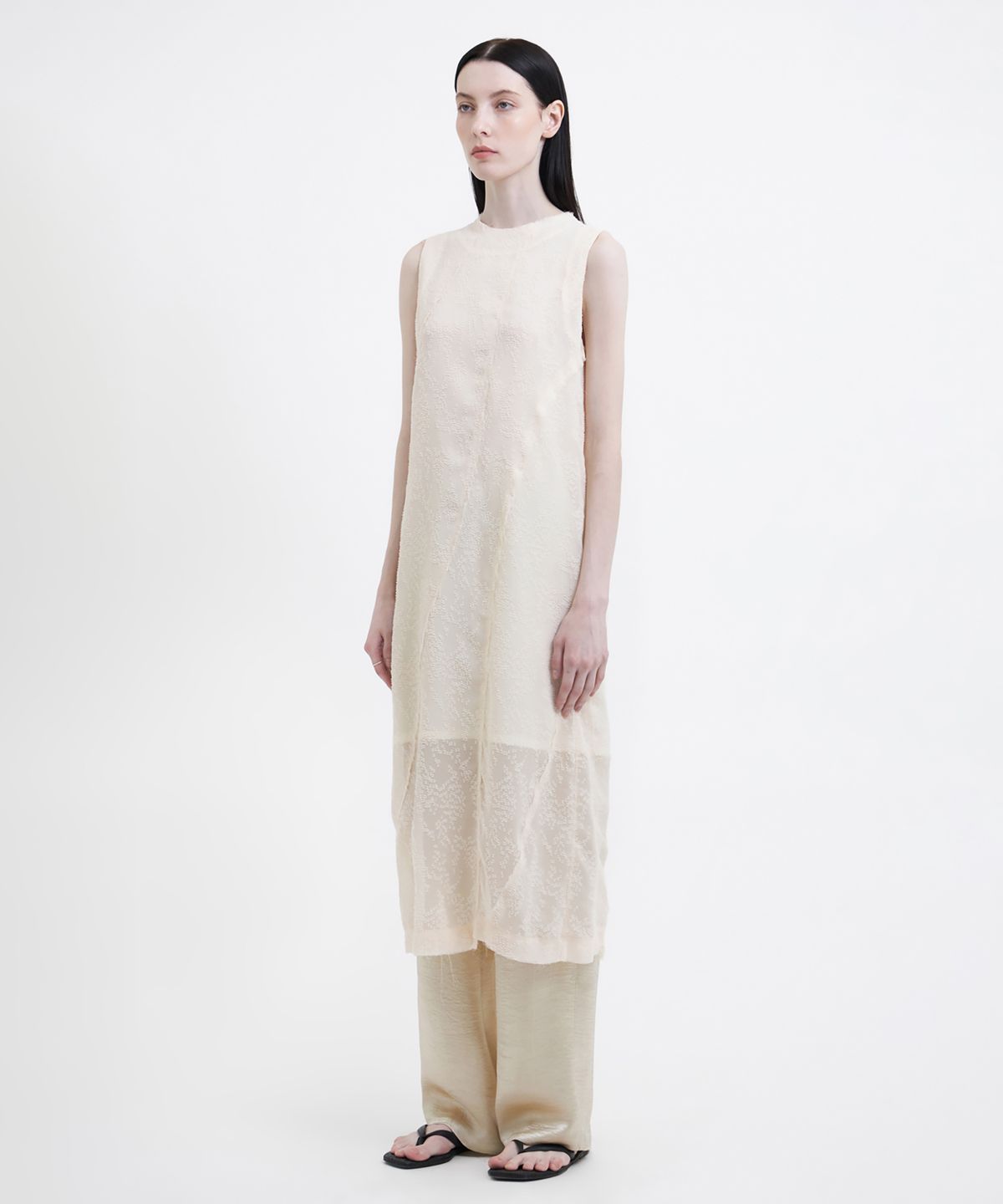 유스(YOUTH) Row-Edge Dress - Ivory