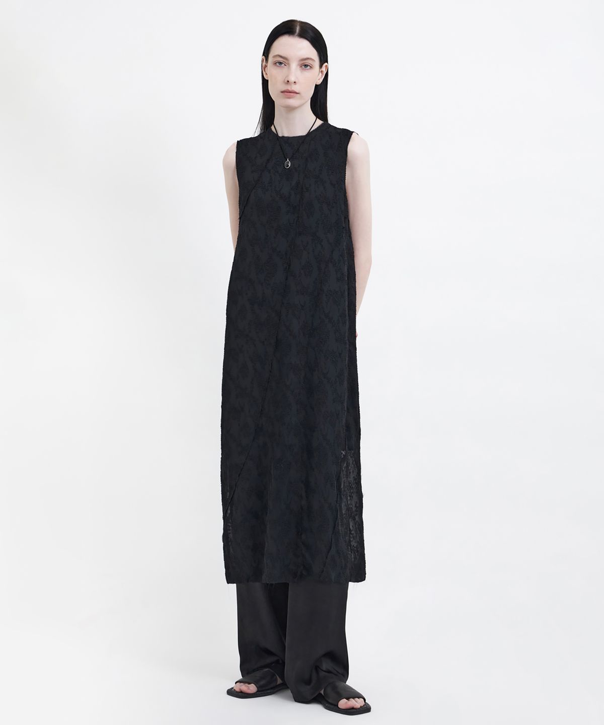 유스(YOUTH) Row-Edge Dress - Black
