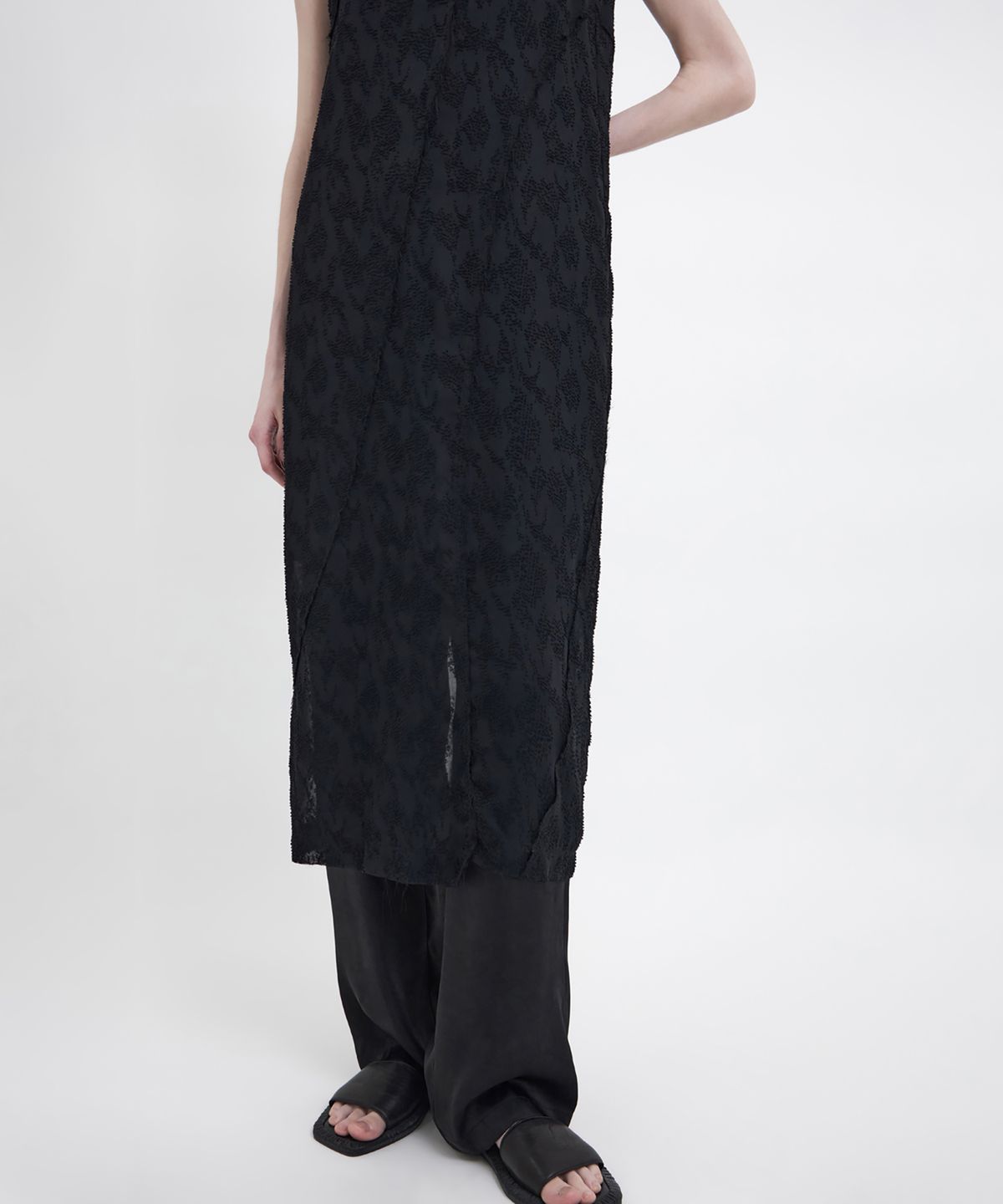 유스(YOUTH) Row-Edge Dress - Black