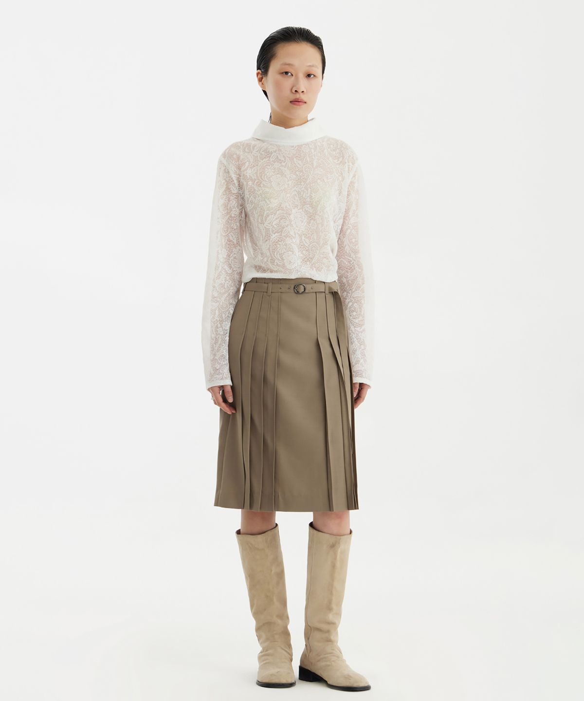 유스(YOUTH) Turtleneck Blouse - White