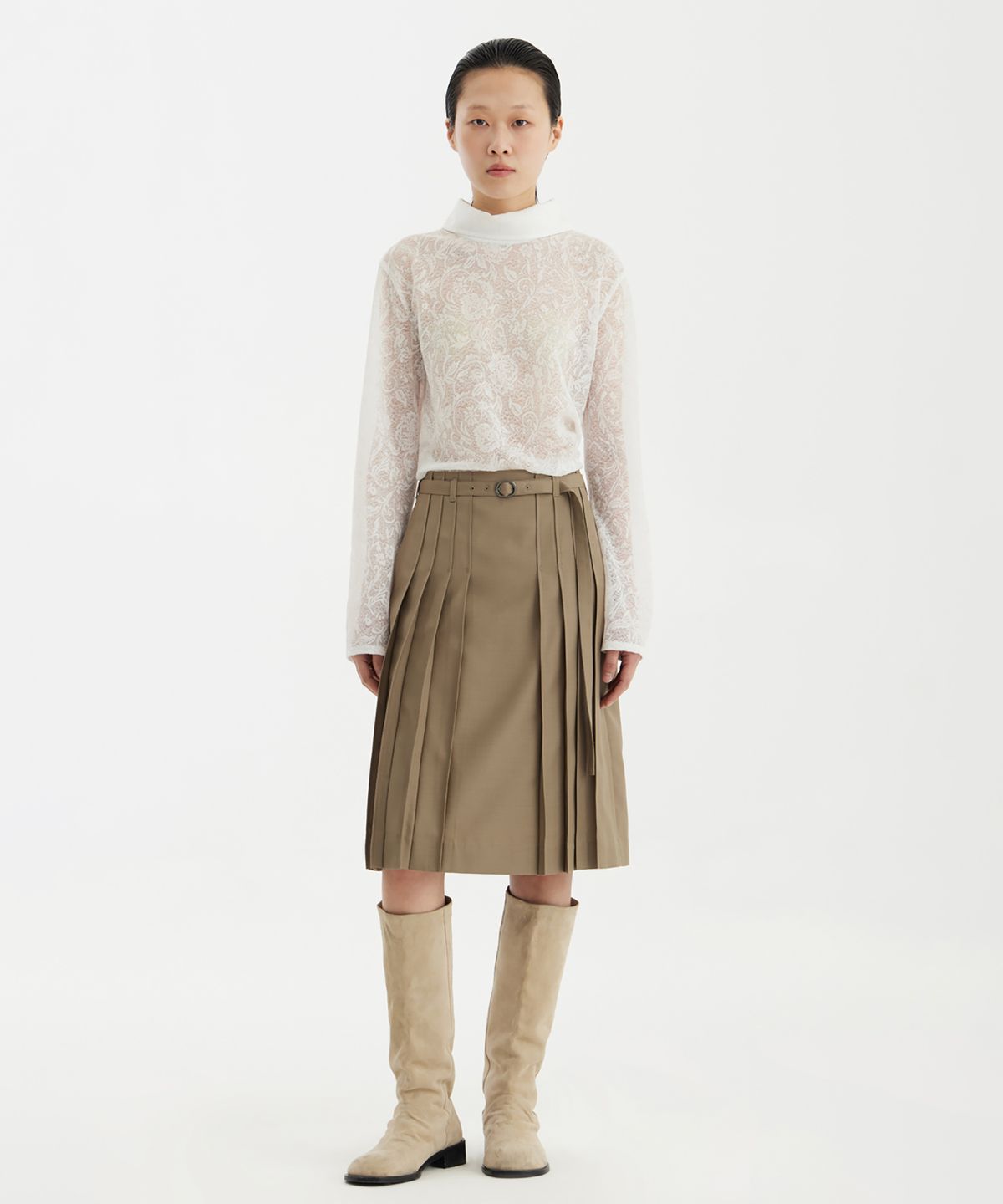 유스(YOUTH) Turtleneck Blouse - White