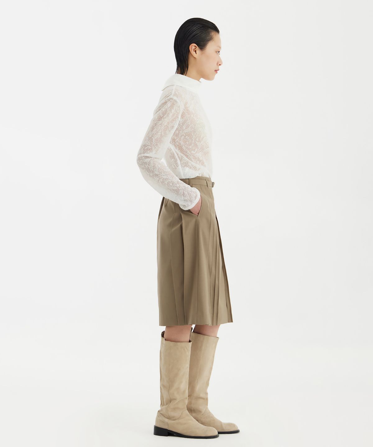 유스(YOUTH) Turtleneck Blouse - White