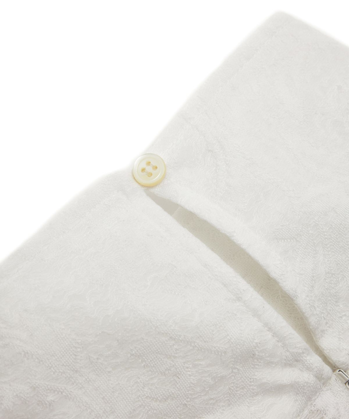 유스(YOUTH) Turtleneck Blouse - White