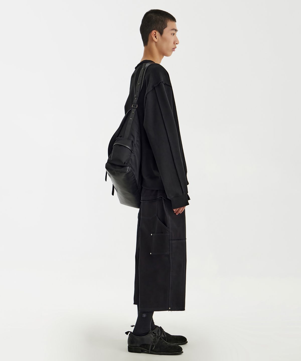 유스(YOUTH) Cut-Off Sweatshirt  - Black