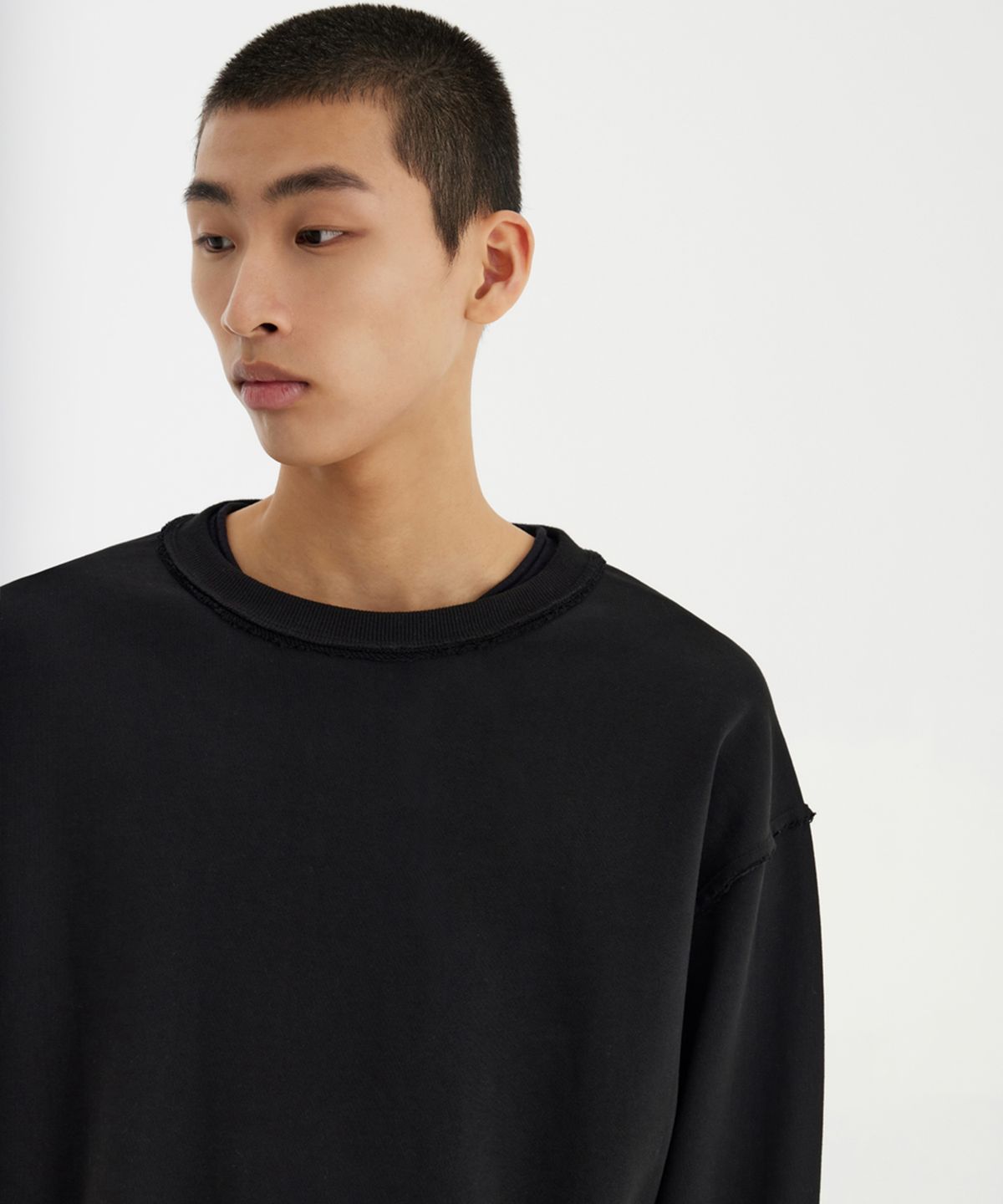 유스(YOUTH) Cut-Off Sweatshirt  - Black