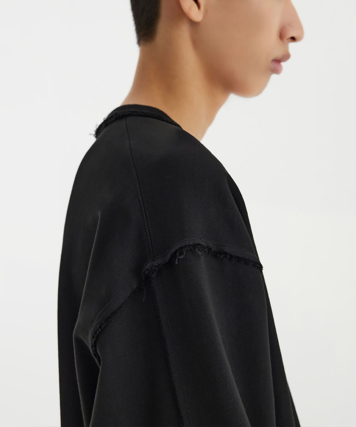유스(YOUTH) Cut-Off Sweatshirt  - Black