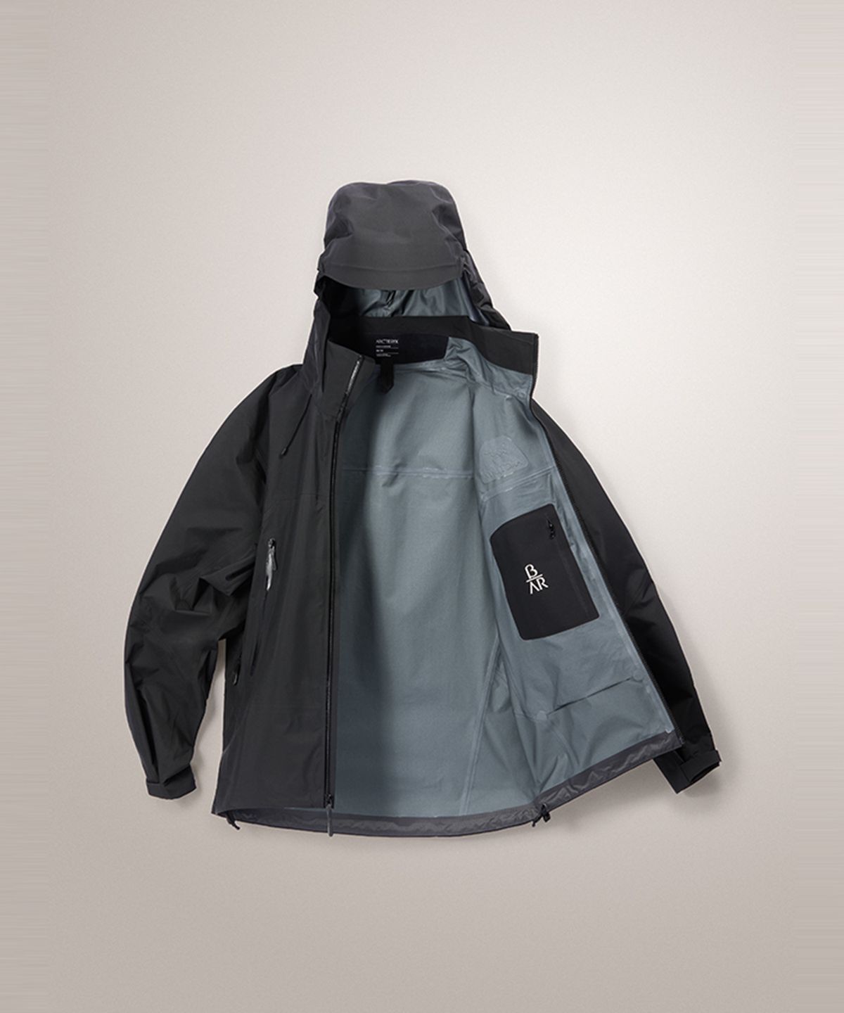 아크테릭스(ARCTERYX) 베타 AR 재킷 남성 - BLACK / AJOSMX7082