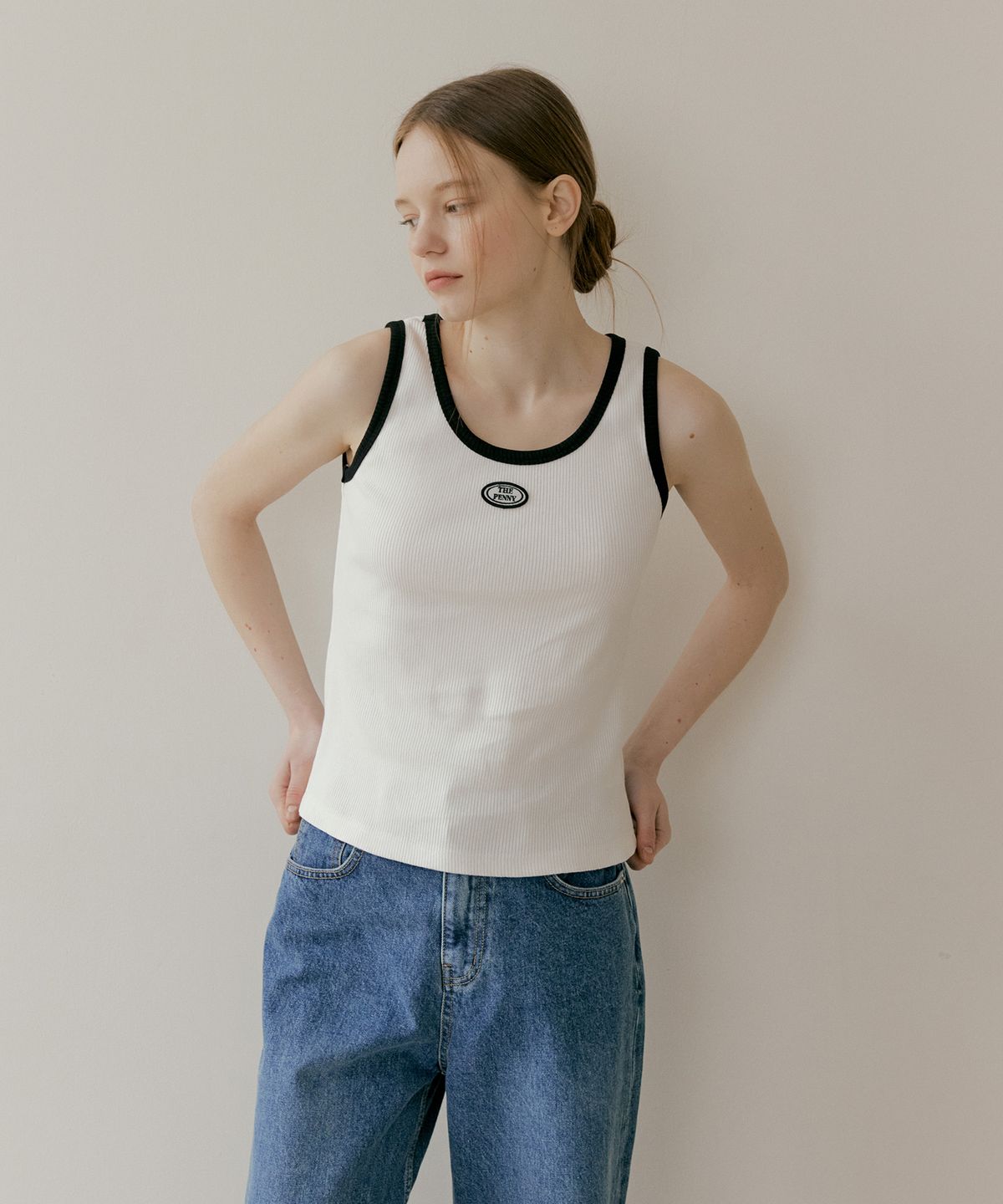 더페니(THE PENNY) LOGO COMBIE SLEEVELESS TEE - Ivory