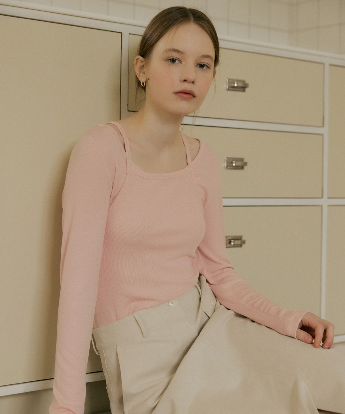 더페니(THE PENNY) BACK DETAIL LONG SLEEVELESS T - Light Pink