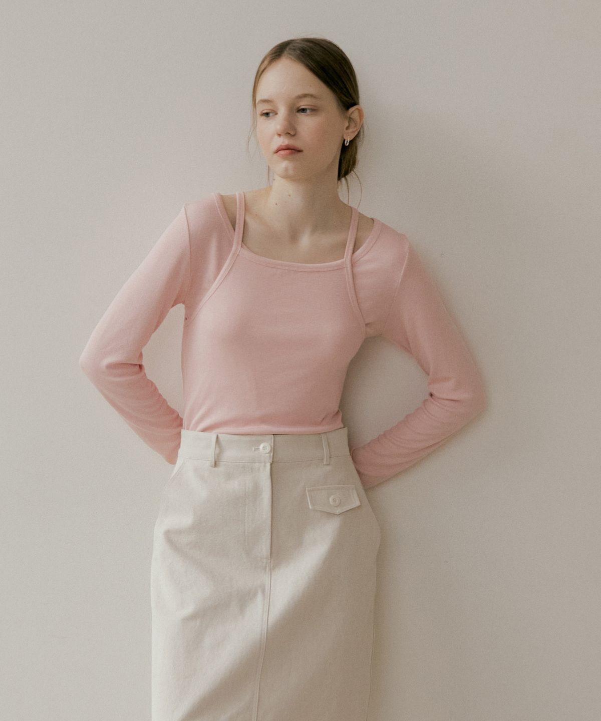 더페니(THE PENNY) BACK DETAIL LONG SLEEVELESS T - Light Pink