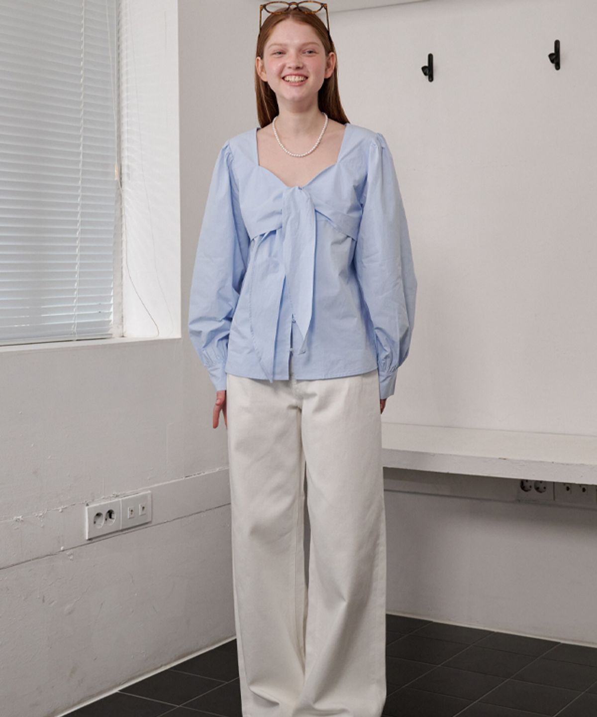 론론(RONRON) RIBBON BOW BLOUSE SOFT BLUE