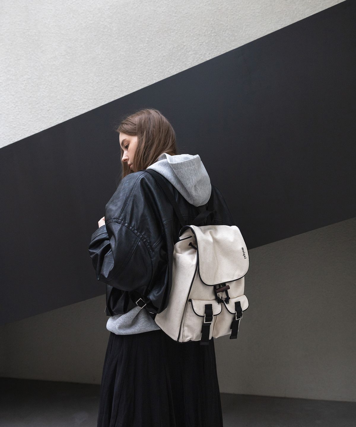 무이쿠이(MOIQUI) 레두 백팩 canvas