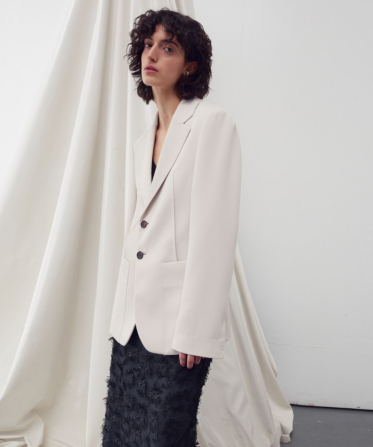 리이(RE RHEE) TWILL BLAZER JACKET CREAM
